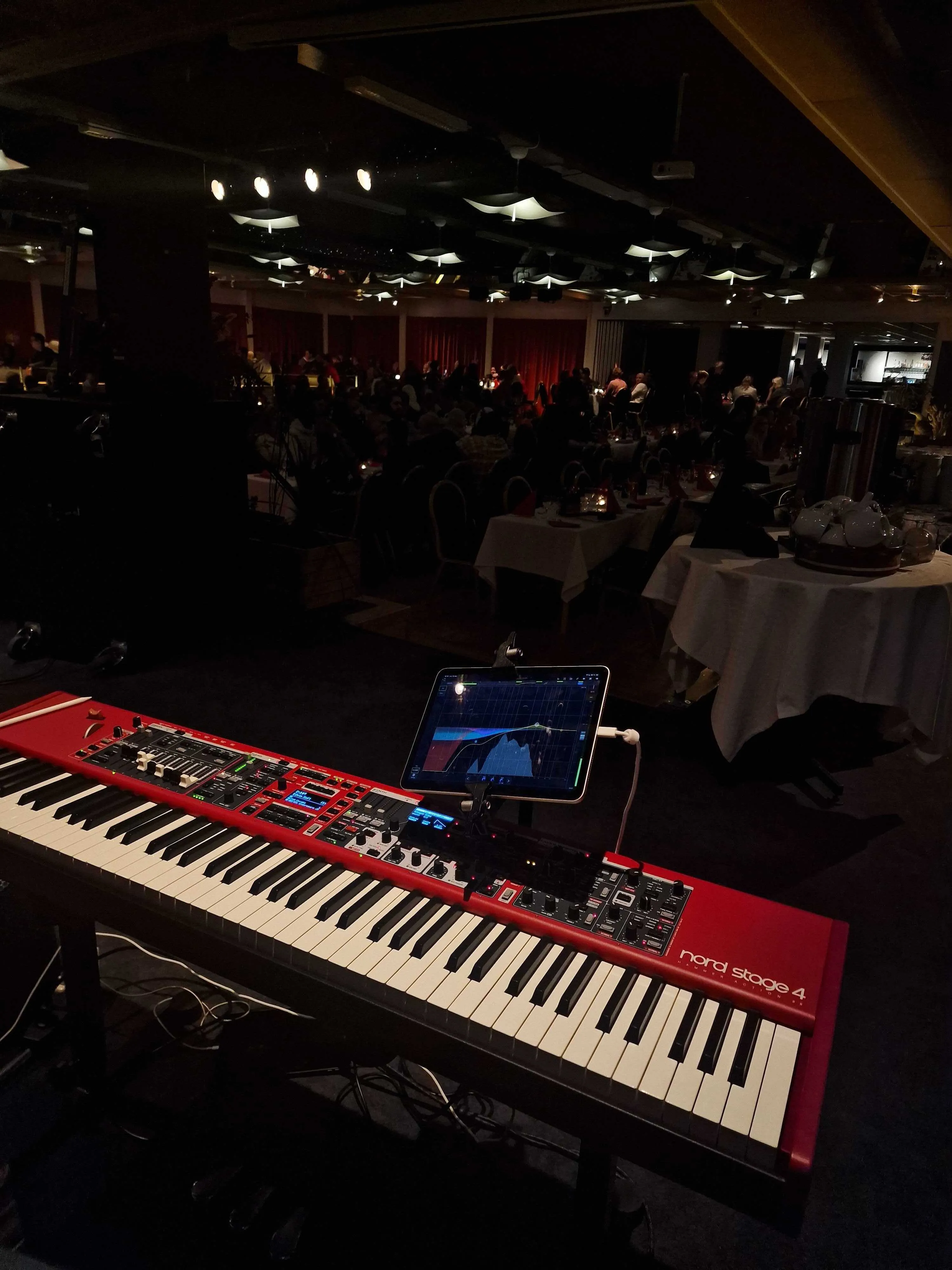 Mingelpiano på Julbord